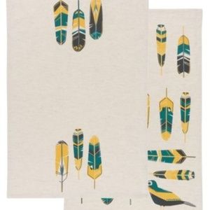 2 Pc Set Tea Towels Feathers NWT